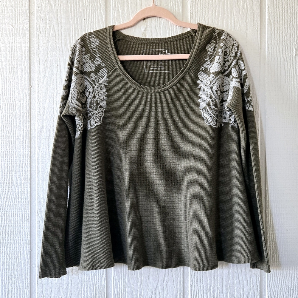 We The Free People Thermal Waffle Weave Printed Shoulders Swing Top Green Small